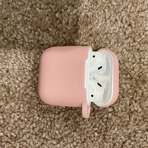 Airpods 1st gen (case not included) - Picture 4 of 6
